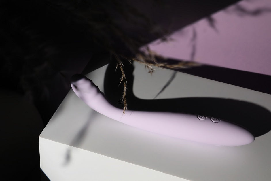 SVAKOM - Cici 2 幼身可彎曲陰蒂/G點智能按摩棒 - 淺紫色